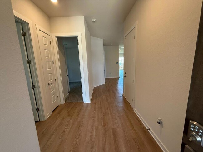 Building Photo - 2037 Saddlery St