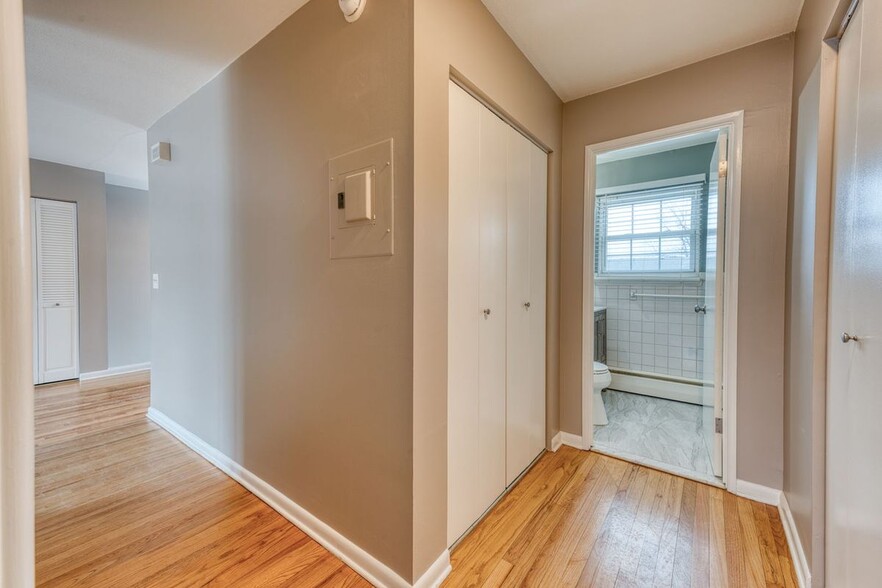 Building Photo - 66 Beths Ave