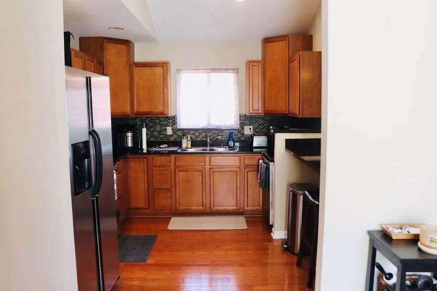 Kitchen - 4129 Ballard Ave