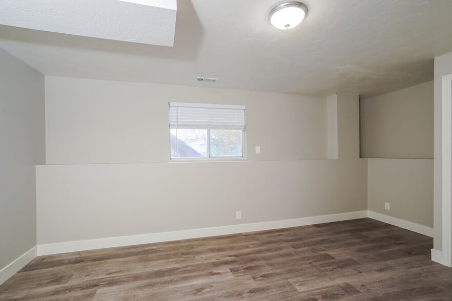 Building Photo - 6125 S 6105 W