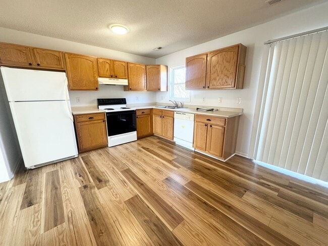 Building Photo - 111 Raintree Run