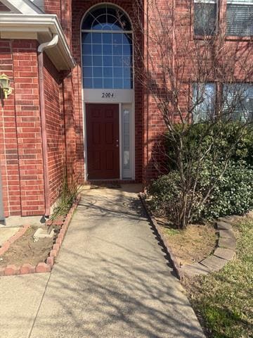 Building Photo - 2004 Golden Oak Dr