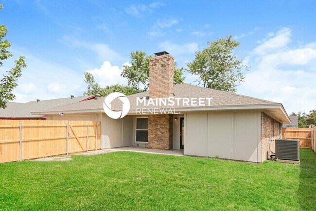 Building Photo - 4 Bedroom Pet-Friendly Home in Rowlett, TX with Main Street Renewal