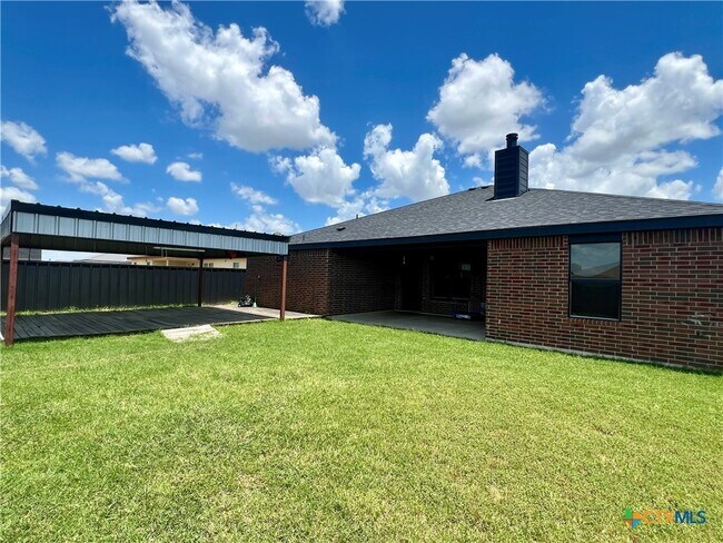 Building Photo - 3611 Selena Dr