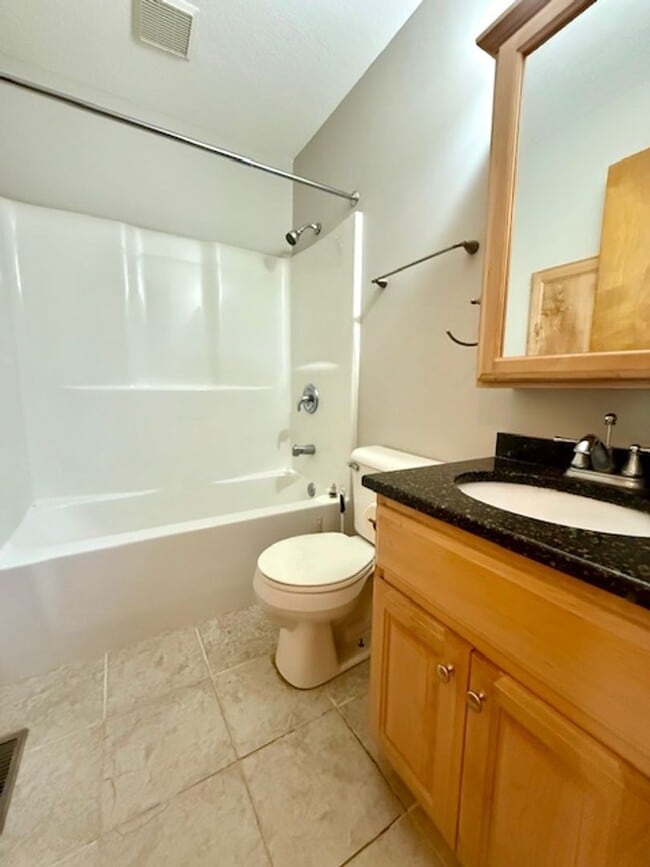 Building Photo - 3 Bedroom, 2 Bath Ranch Home - Move-In Ready!