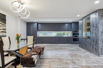 Building Photo - 2907 Ferndale St