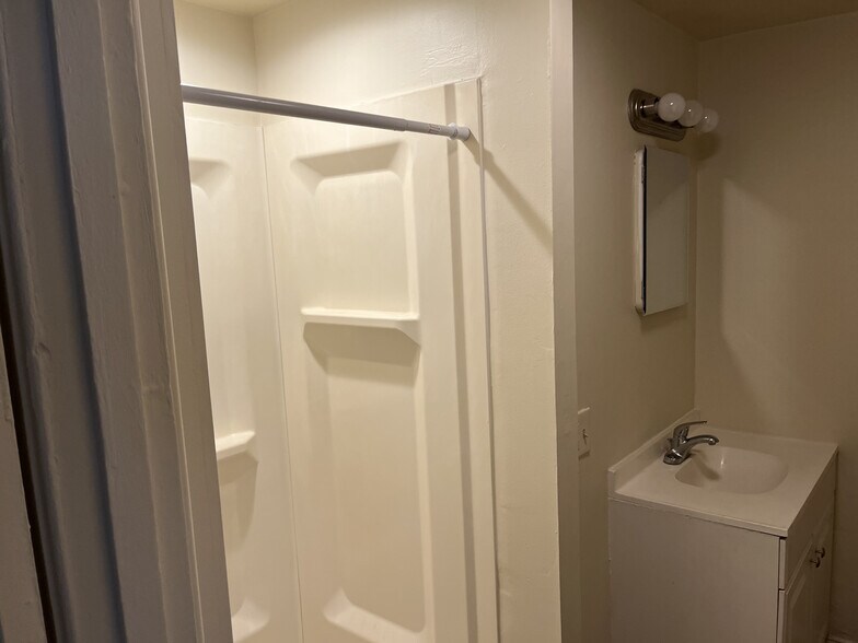 Building Photo - 4485 Horseshoe Pike