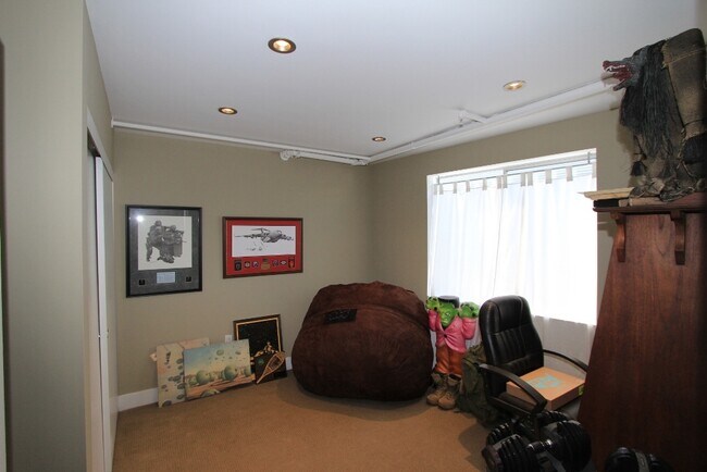 Building Photo - Chic Furnished Living at The Sierra at Jac...