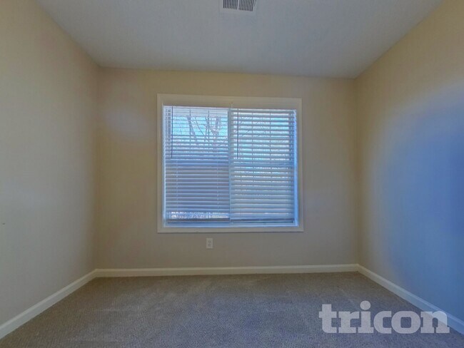 Building Photo - 1221 Wandering Vine Ct SE