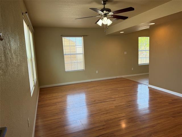 Building Photo - 733 S Crockett Dr