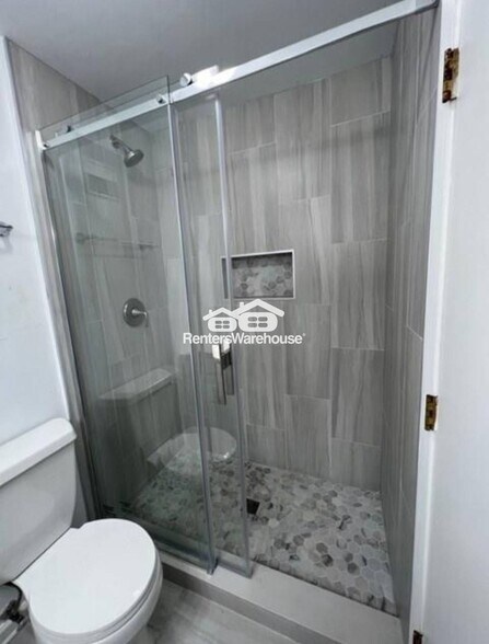 Building Photo - 401 Wynnes Ridge Cir SE