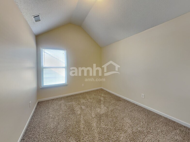 Building Photo - 4298 Persian Ct