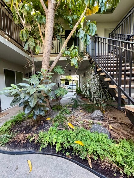 Interior atrium - 3045 E Theresa St