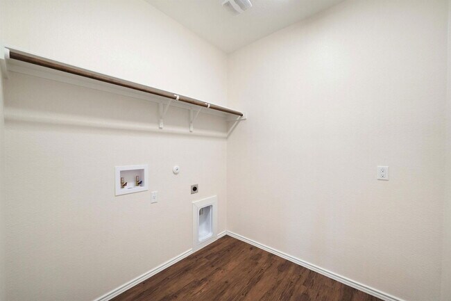 Building Photo - 820 Kates Way