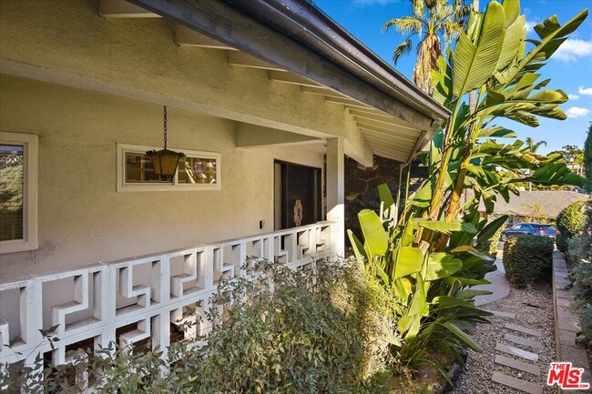 Building Photo - 15451 Longbow Dr
