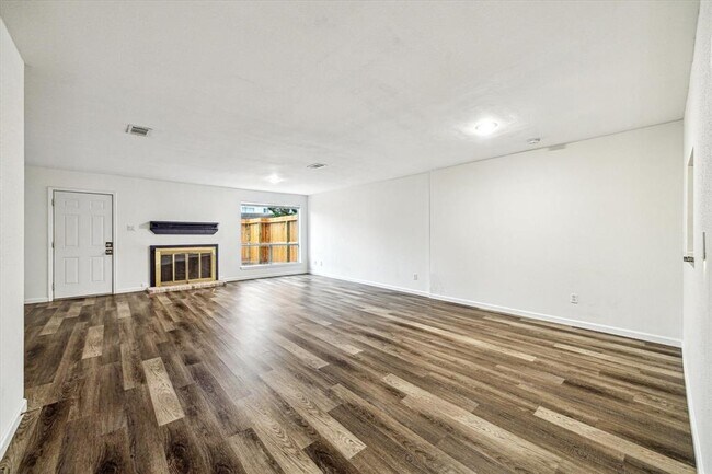 Building Photo - 15341 Falmouth Ave