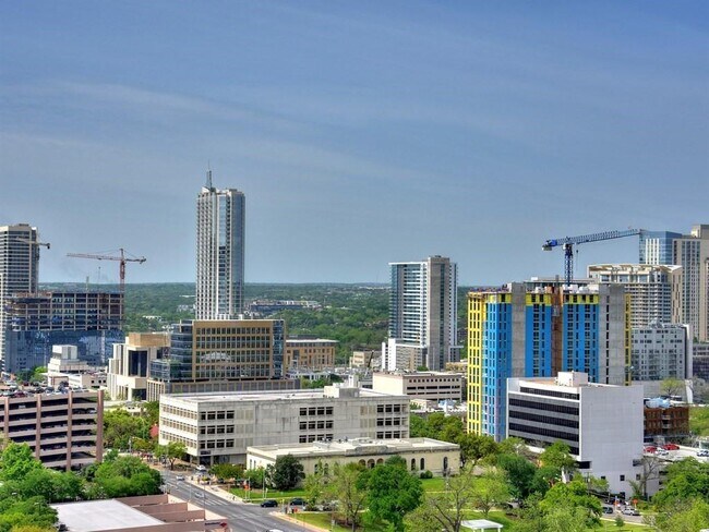 Building Photo - 1122 Colorado St