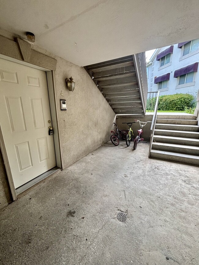 Building Photo - 215 S 1050 W