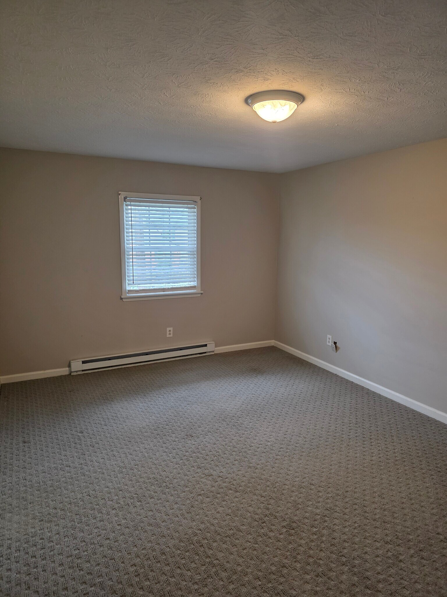 Bedroom - 308 Laval Hts