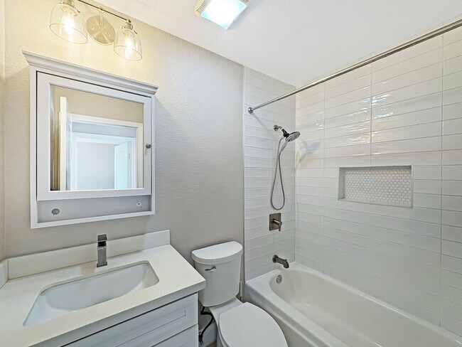 Building Photo - Stunning 3BR/2BA San Diego Home with Solar...