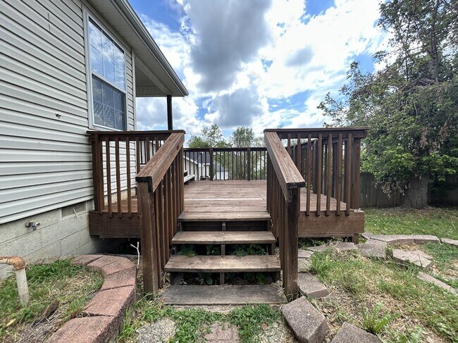 Building Photo - 12 Valley View Cir
