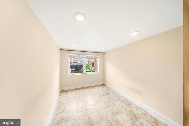 Building Photo - 1505 Spring Pl NW