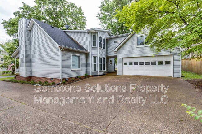 Building Photo - 221 Adams Ct