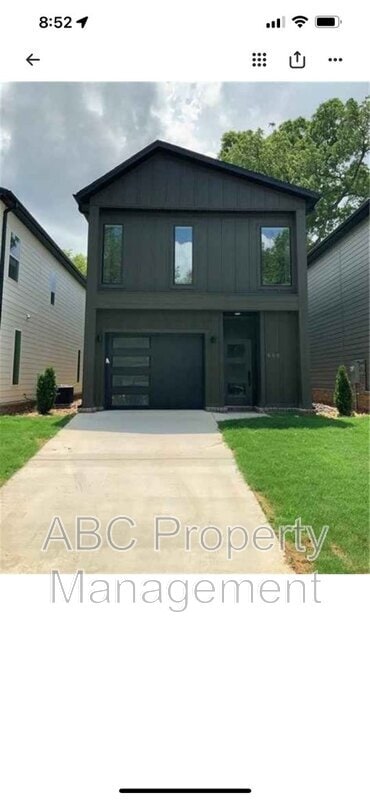 Building Photo - 608 W Maple St