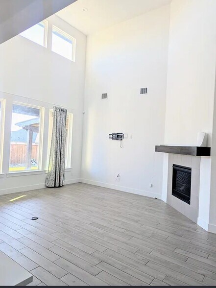 Building Photo - 749 Pentonville Ln