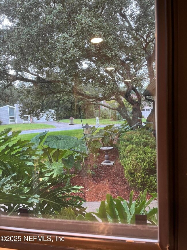 Building Photo - 1809 Kings Way