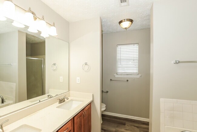 Building Photo - 1236 Jasmine Way