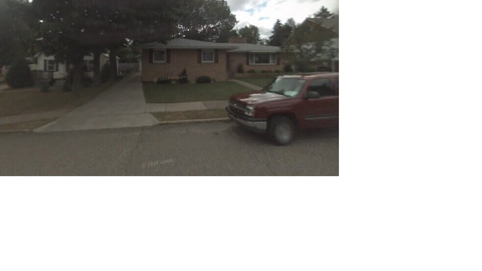 Primary Photo - 423 W Park St