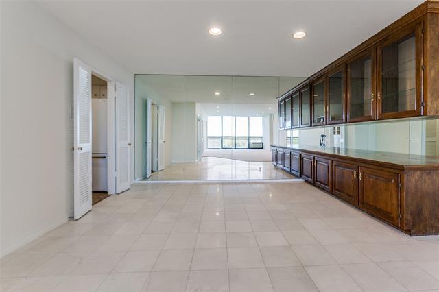 Building Photo - 6335 W Northwest Hwy