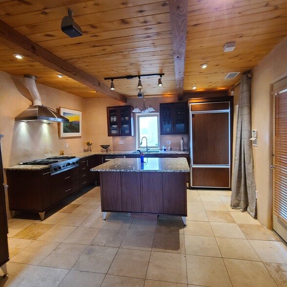 Chef’s kitchen w mahogany cabinets - 1705 Marble Ave NW