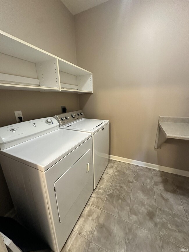 Building Photo - 315 Victoria Station Way