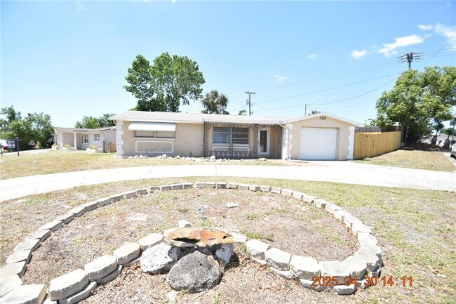 Building Photo - 3221 Topp Dr