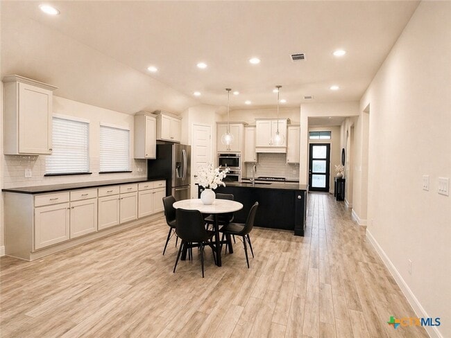 Building Photo - 1841 Windward Wy