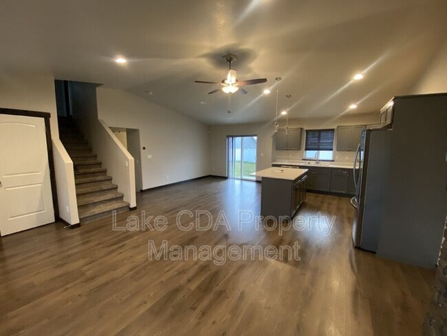 Building Photo - 12397 N Cavanaugh Dr