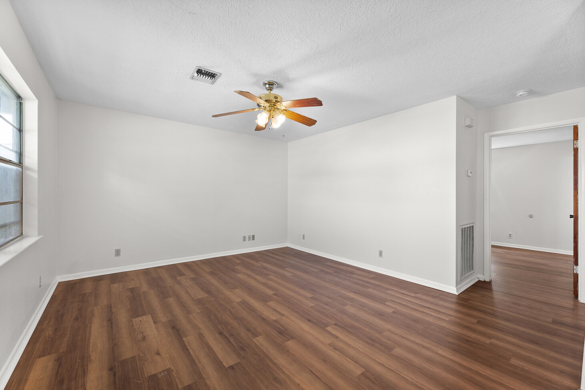 Building Photo - 717 Cedar Bayou Rd
