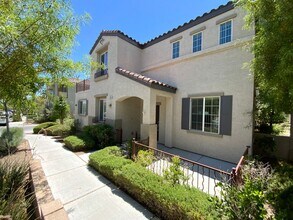 Building Photo - N.W. BEAUTIFUL UPGRADED HOME WITH COMMUNIT...