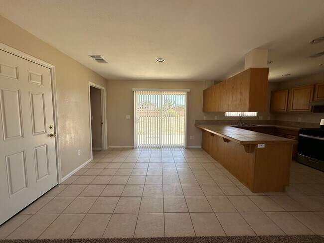 Building Photo - 6629 La Habra Ave