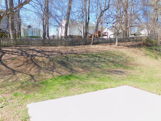 Building Photo - 1856 Oakhurst Park Ln