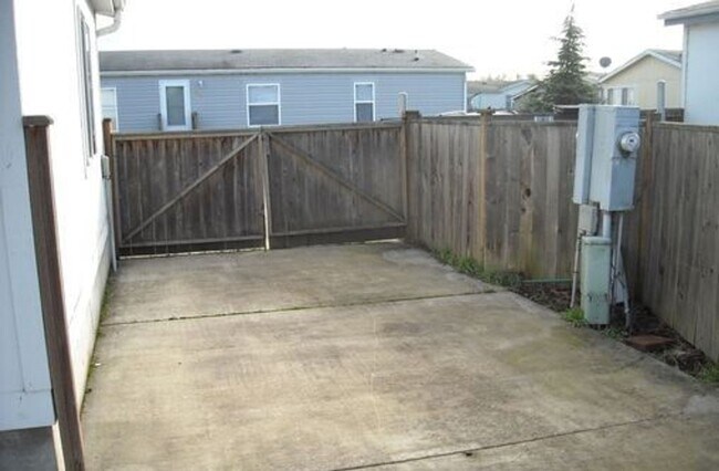 Building Photo - 33188 Fuchsia Ln