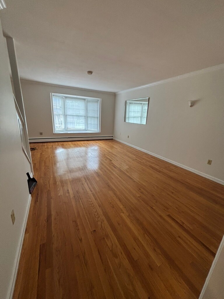 Living/Dining - 43 State St