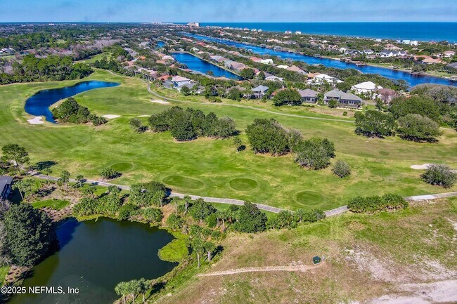 Building Photo - 9 Creek Side Dr