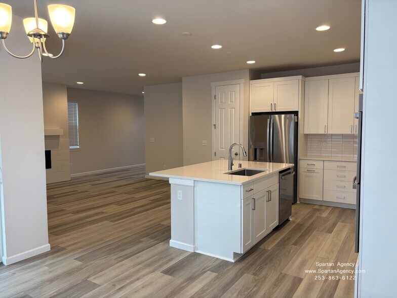 Building Photo - 15017 Tyee Dr E