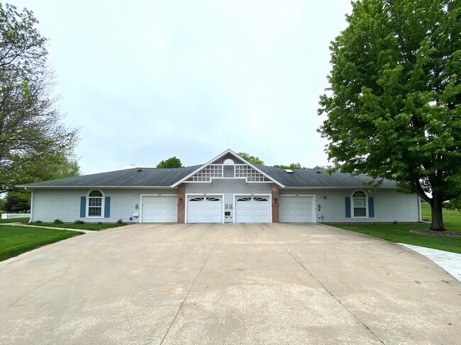 Building Photo - 1902 Cabernet Ln NW