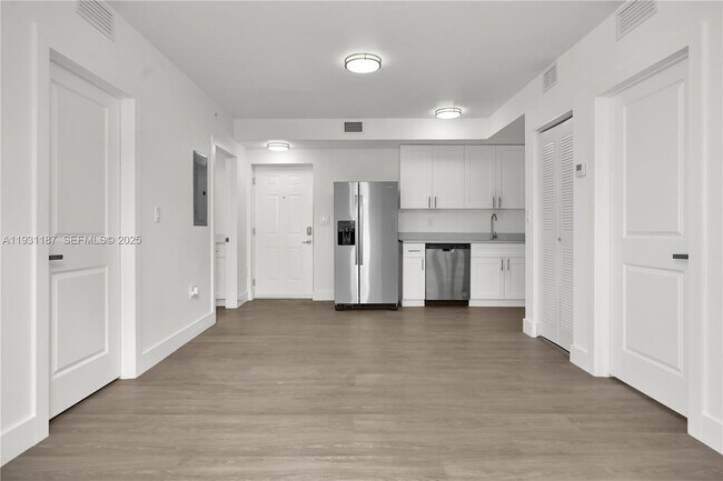 Building Photo - 1620 NW 18th St