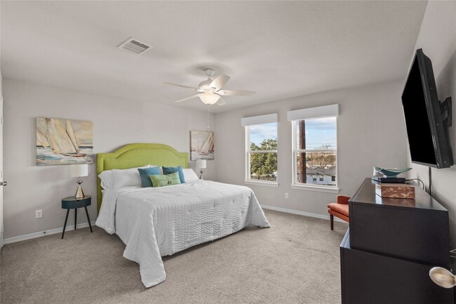 Building Photo - 715 Bayshore Dr