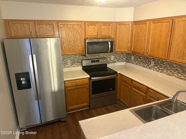 Building Photo - 9500 Bayberry Green Ln